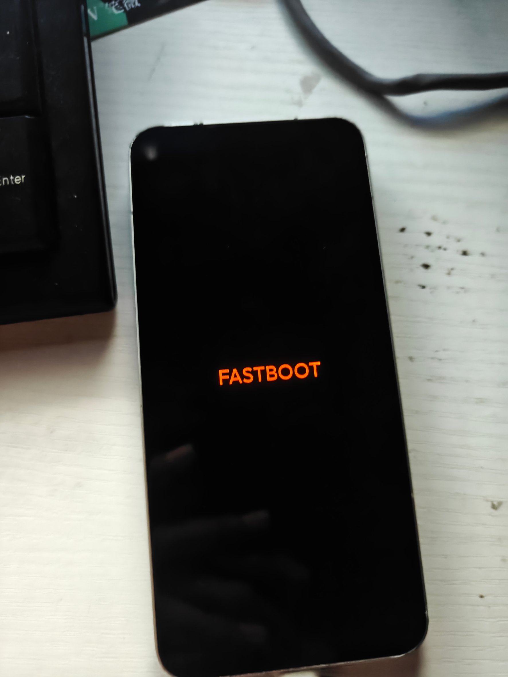 手机卡在 FASTBOOT 界面的实拍